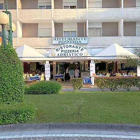 Adriatico Hotel *